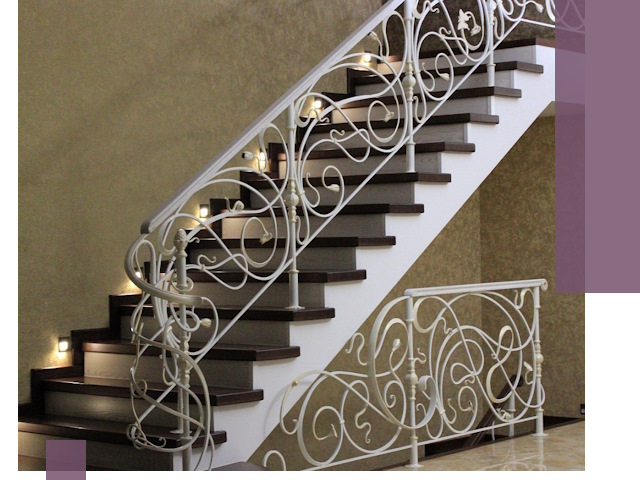 Кованые лестницы под ключ в Апатитах — изготовление и монтаж