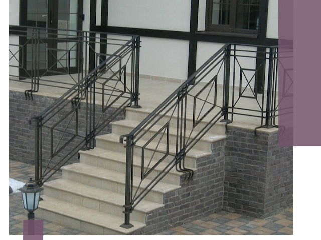 Перила для крыльца в Апатитах — монтаж, изготовление и установка