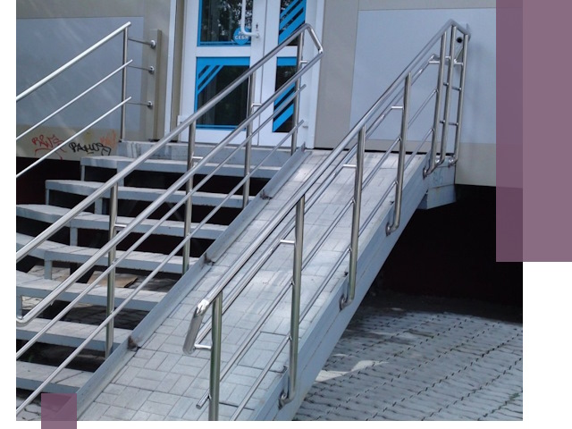 Пандус на крыльцо под ключ в Апатитах: монтаж и изготовление