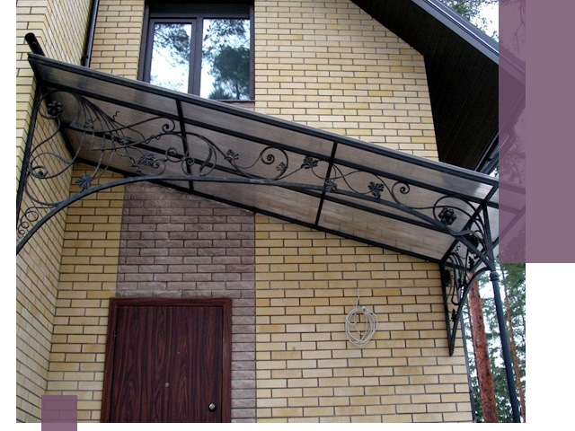 Односкатные козырьки из металла под ключ в Апатитах