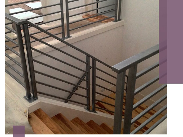 Изготовление поручней из металла и дерева в Апатитах