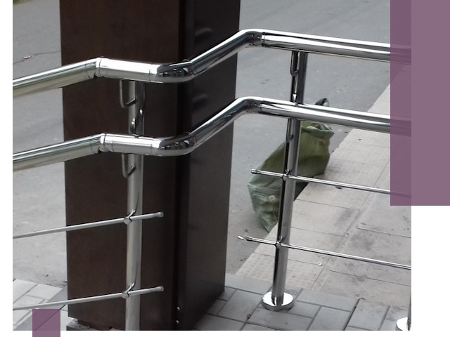 Монтаж поручней из нержавеющей стали в Апатитах качественно и быстро